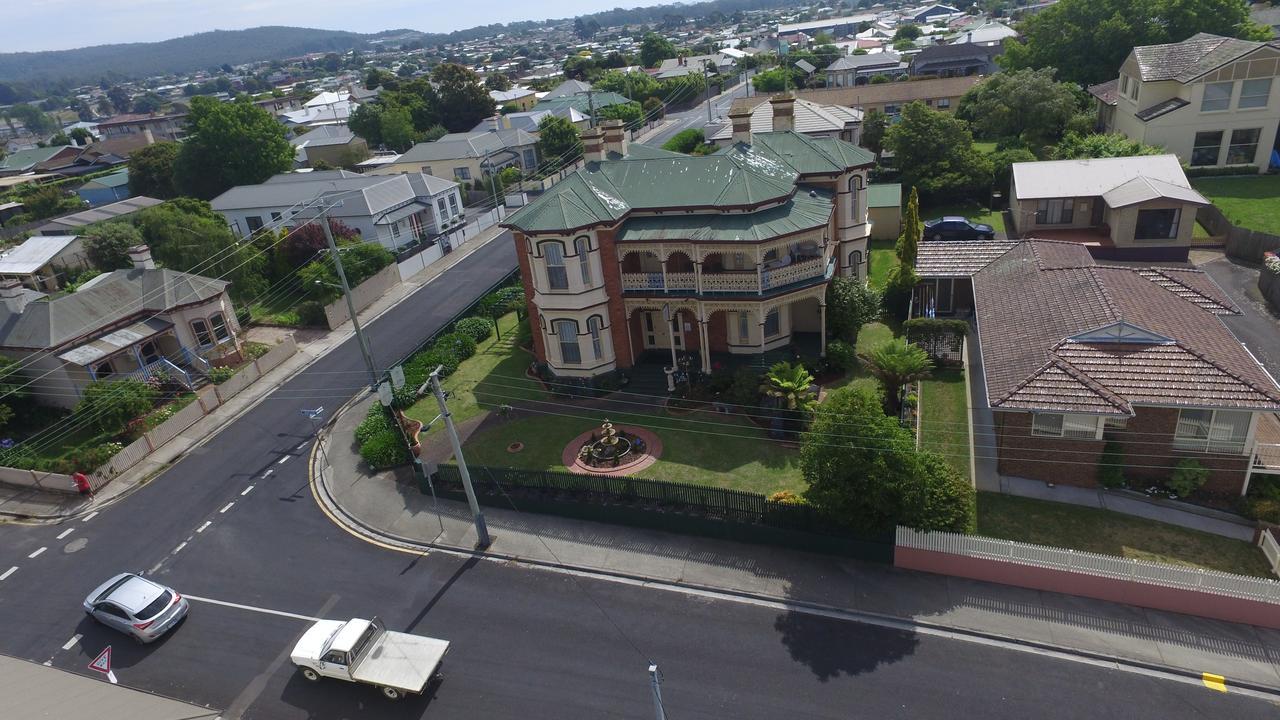 The Grand On Macfie Bed & Breakfast Devonport Exterior photo