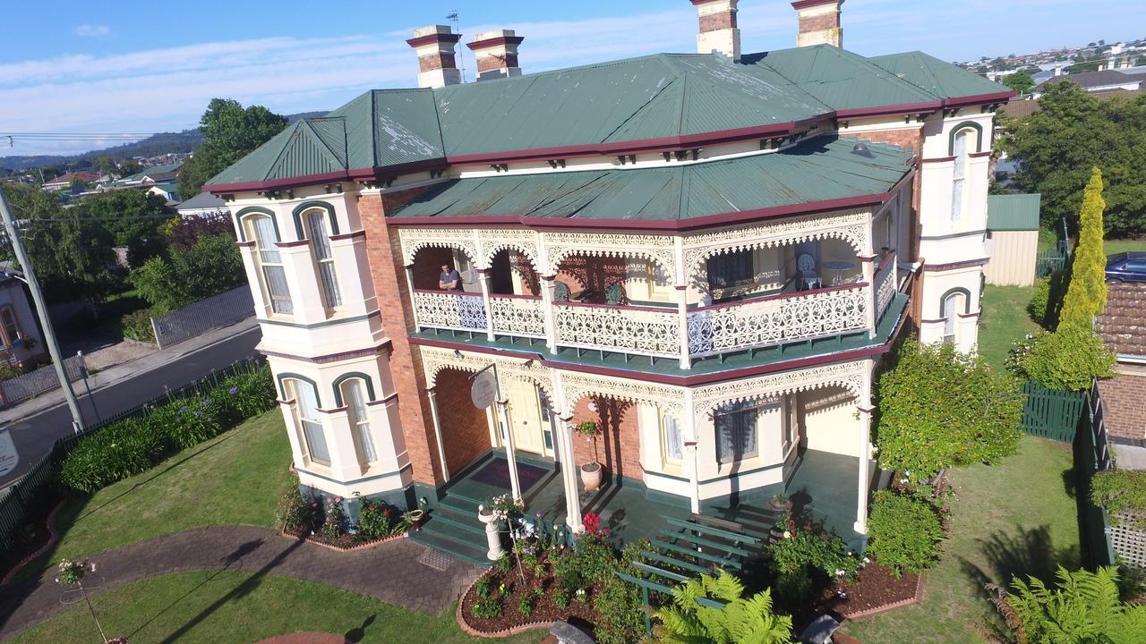 The Grand On Macfie Bed & Breakfast Devonport Exterior photo